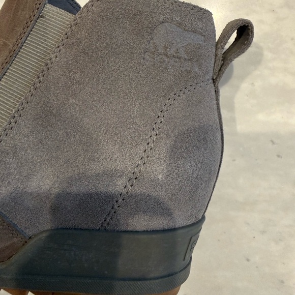 Sorel Evie Chelsea Boots in Quarry - Picture 4 of 6
